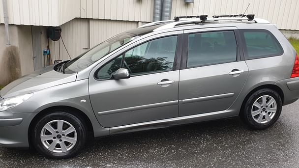 Peugeot 307 Stasjonsvogn med Vinterdekk