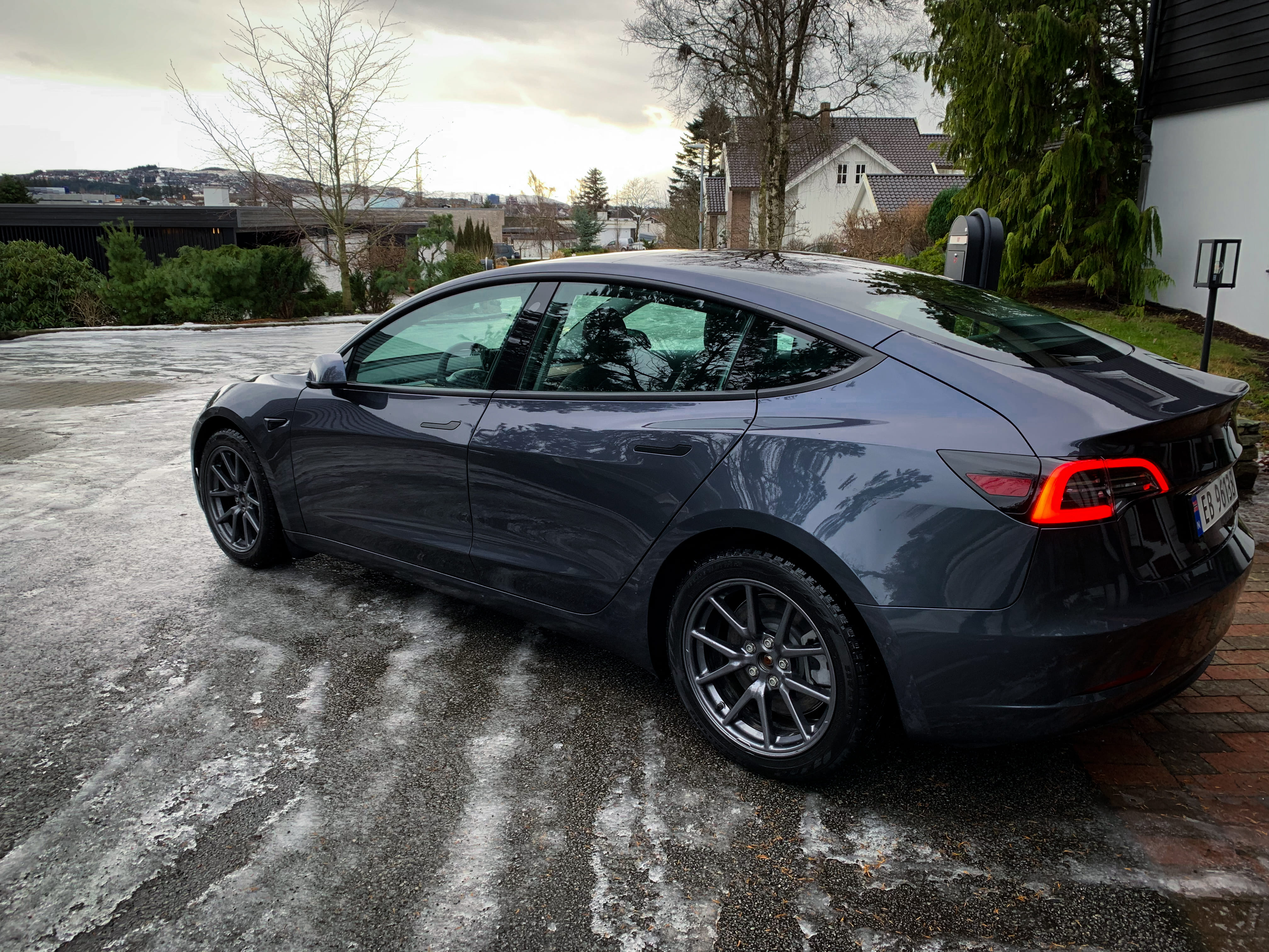 Tesla Model 3 Long Range AWD med GPS