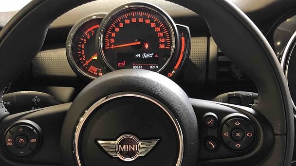 Mini Cooper 3-dører med Lydinngang