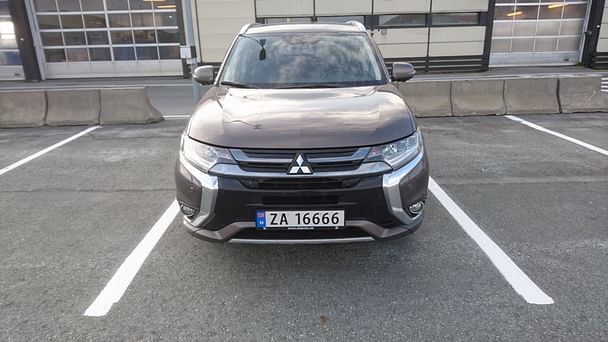 Mitsubishi Outlander med Cruisekontroll