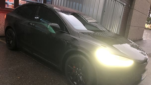 Tesla Model X med Tilhengerfeste