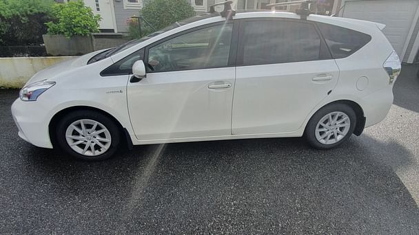Toyota Prius + med Lydinngang