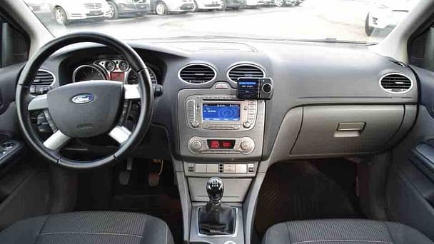 Ford Focus SW med Lydinngang