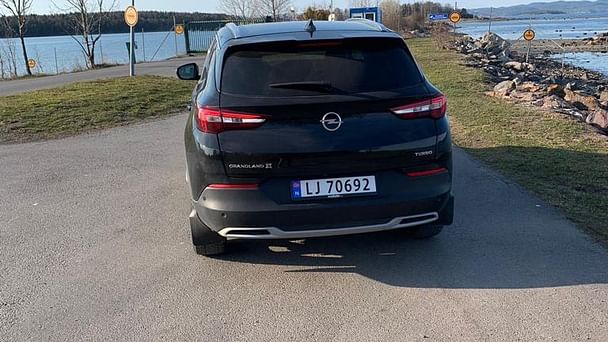 Opel Grandland X med Lydinngang