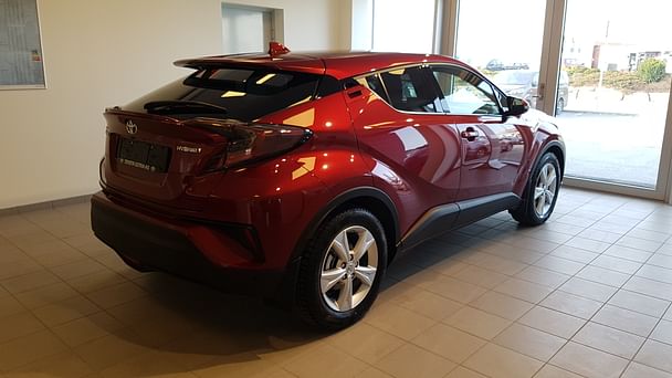 Toyota C-HR med Vinterdekk