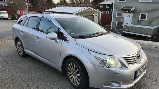 Toyota Avensis Verso med Sykkelstativ