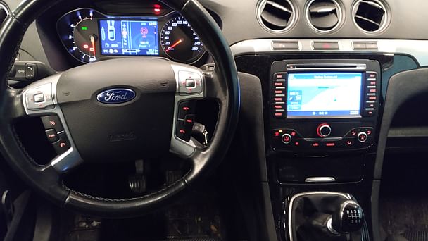Ford S-Max med Vinterdekk