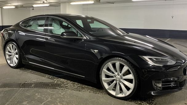 Tesla Model S med GPS