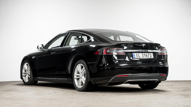 Tesla Model S med Vinterdekk