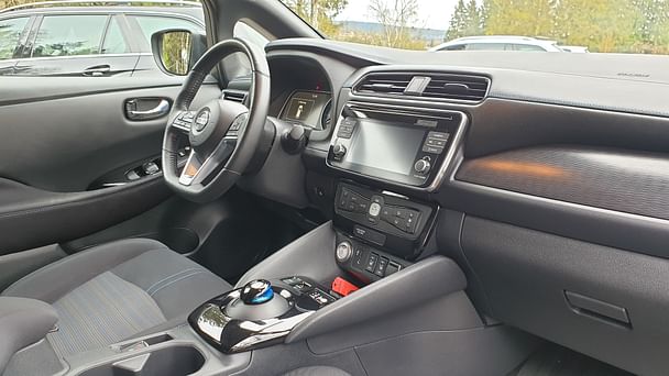 Nissan Leaf med Lydinngang