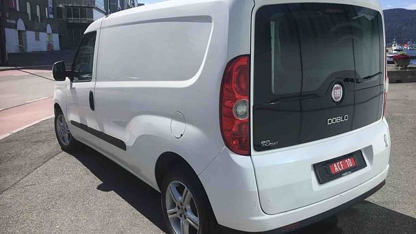 Fiat Doblo Cargo med Vinterdekk