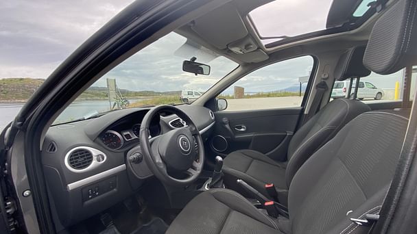 Renault Clio med Lydinngang