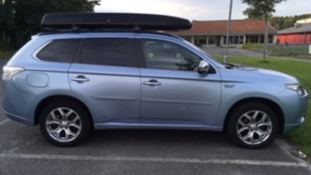 Mitsubishi Outlander med Skistativ