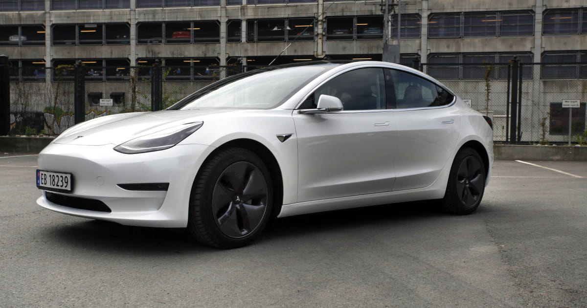 Tesla Model 3 mit Winterreifen