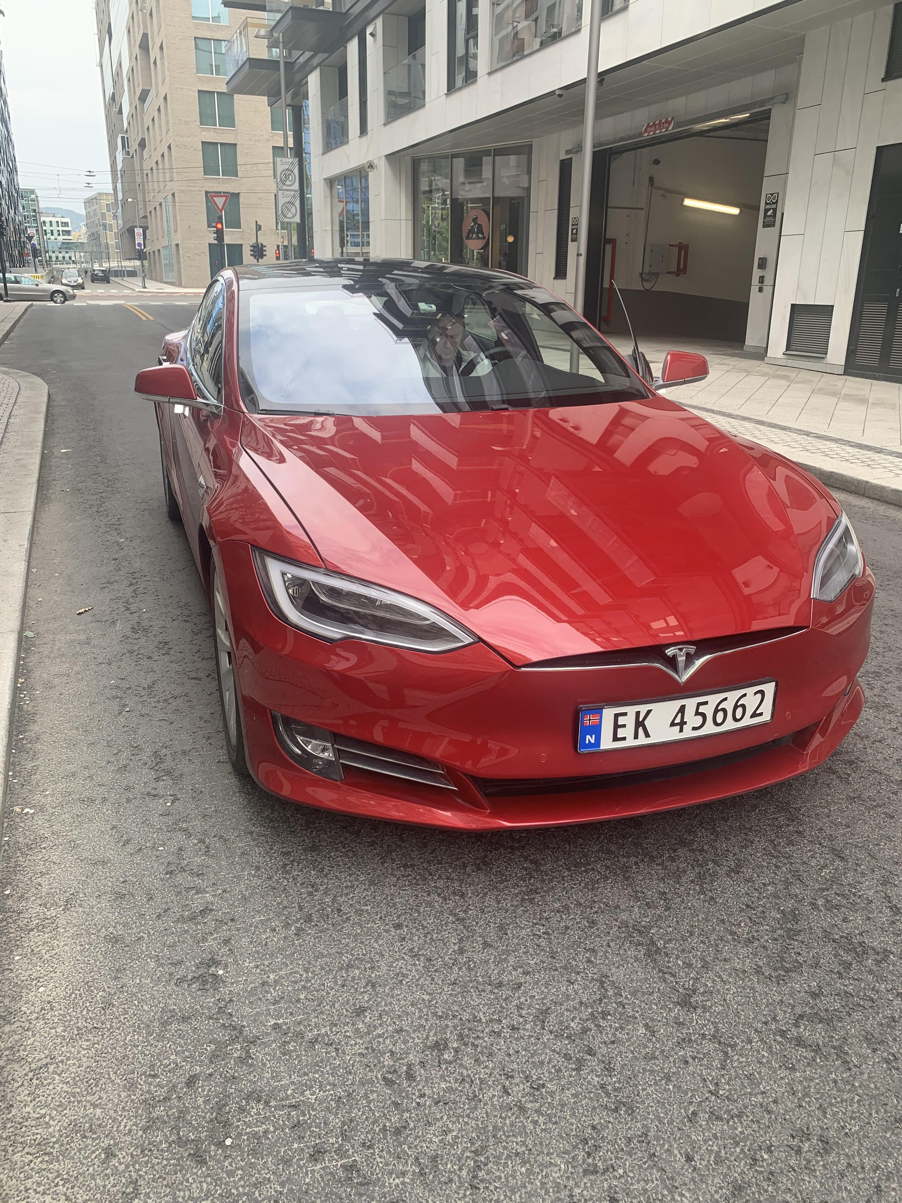 Tesla Model S med GPS