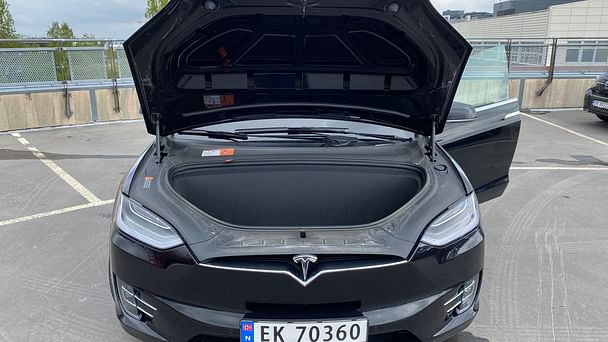 Tesla Model X med Vinterdekk