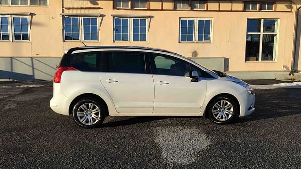 Peugeot 5008, 2011, Diesel