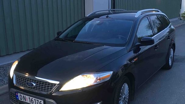 Ford Mondeo SW med Lydinngang