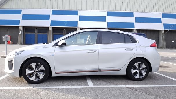 Hyundai Ioniq med Lydinngang