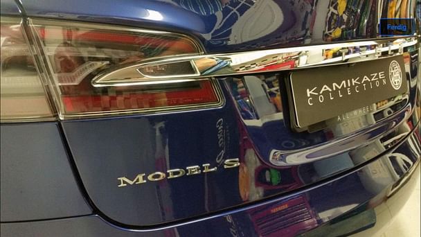 Tesla Model S med Lydinngang