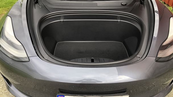 Tesla Model 3 med Sykkelstativ
