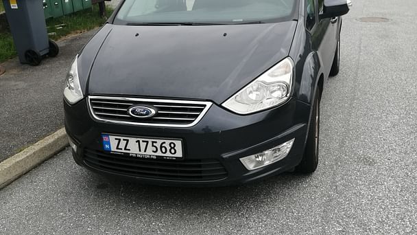 Ford Galaxy med Vinterdekk