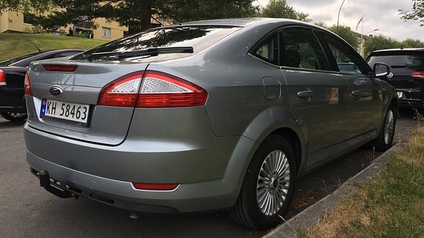 Ford Mondeo med Lydinngang