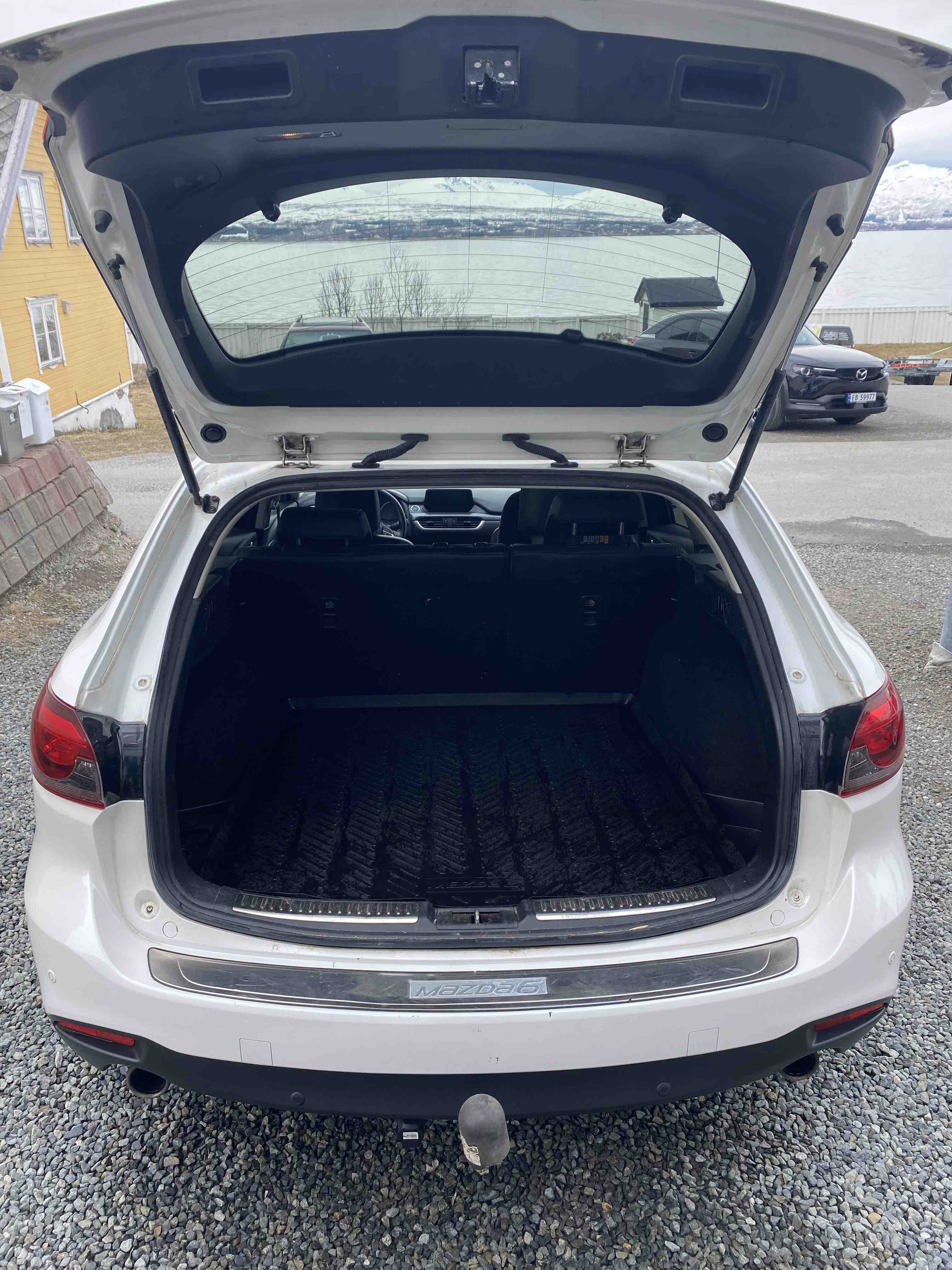 Mazda 6 2.2 diesel, 175HK, stasjonsvogn met Sneeuwbanden