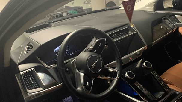 Jaguar F-Pace med GPS
