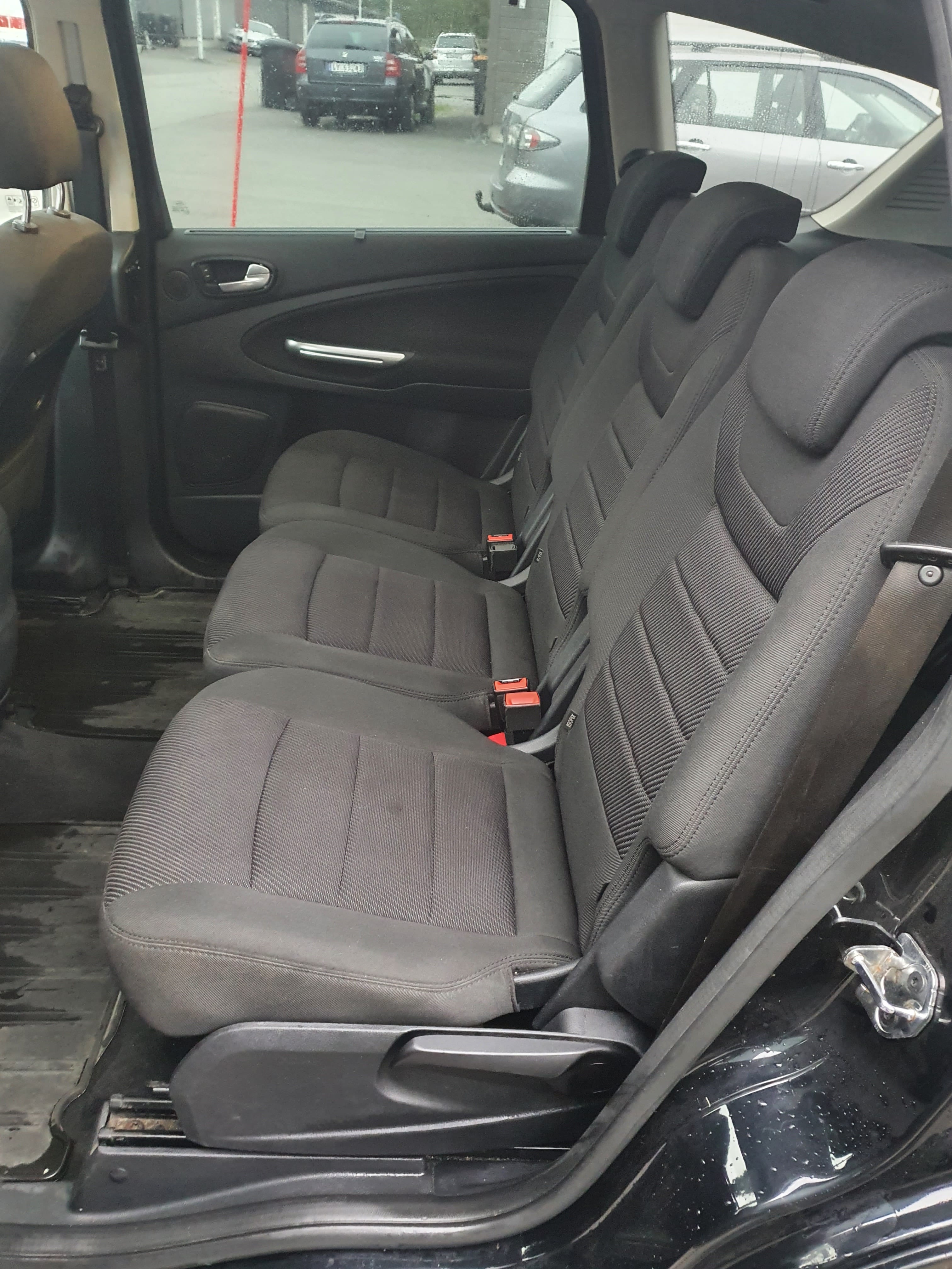 Ford S-Max met Autostoel baby