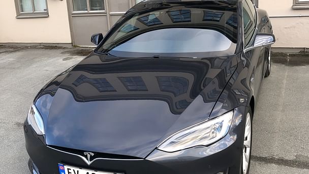 Tesla Model S med Vinterdekk