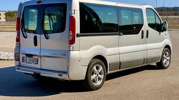 Opel Vivaro med Lydinngang