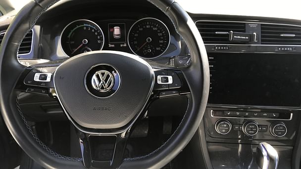 Volkswagen Golf Kombi med Vinterdekk