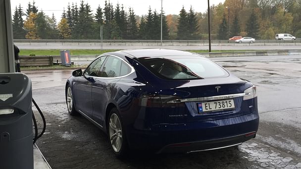 Tesla Model S med Vinterdekk