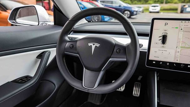 Tesla Model 3 med GPS