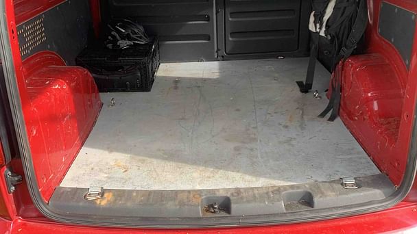 Volkswagen Caddy Maxi med Skistativ