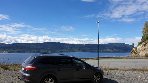 Ford Mondeo SW med Skistativ