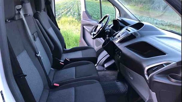 Ford Transit Custom Varebil med Skistativ
