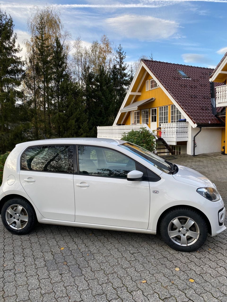 Volkswagen Up! with Audio / iPod input