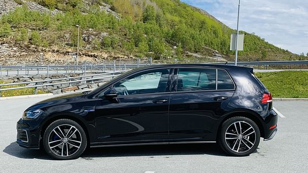 Volkswagen Golf GTE med Vinterdekk