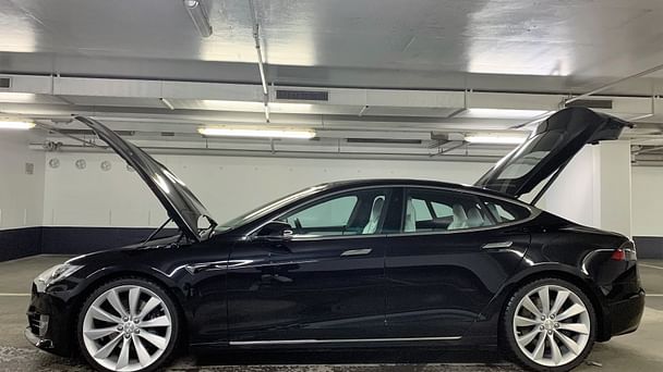 Tesla Model S med Vinterdekk