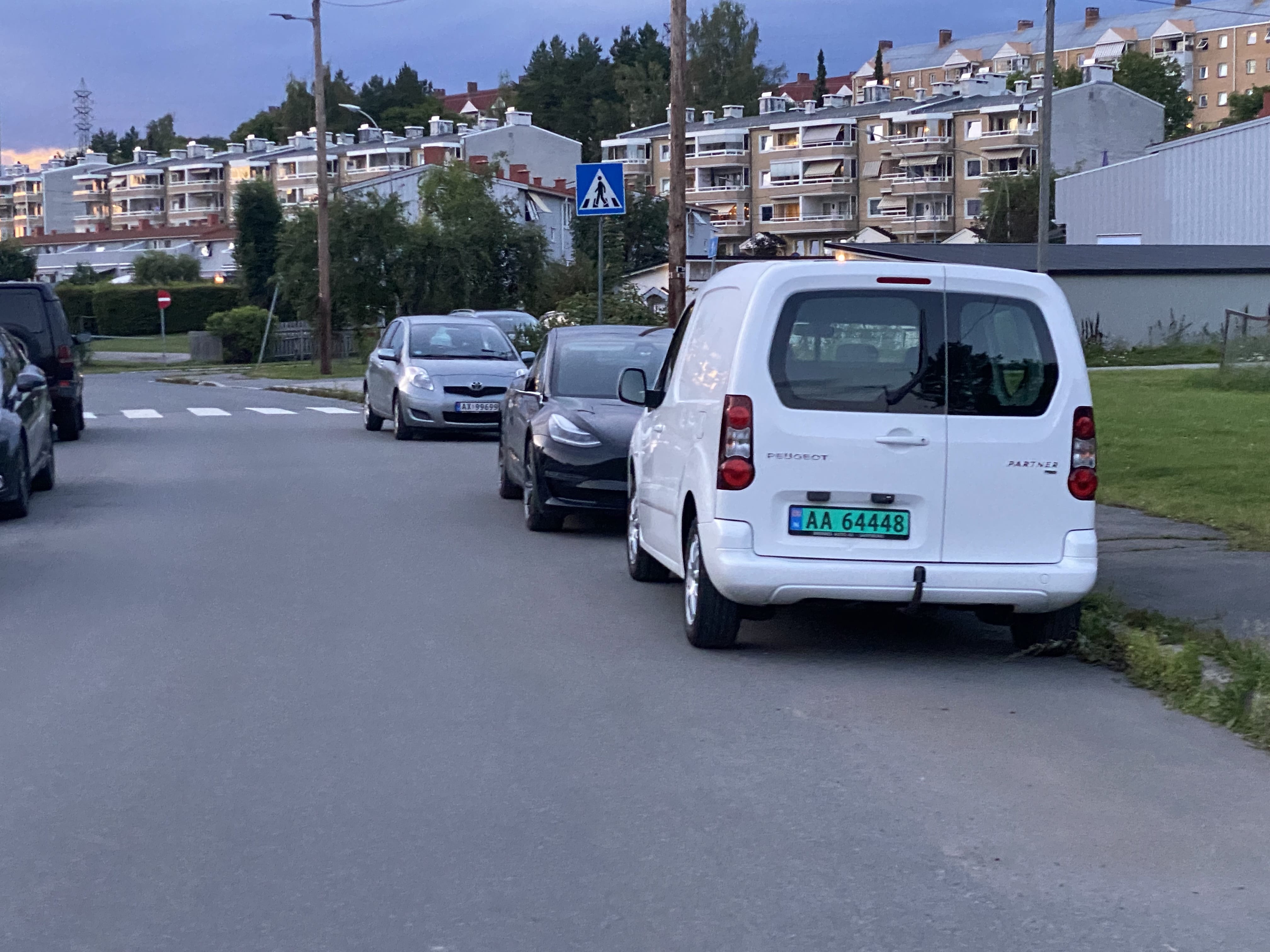 Peugeot Partner lettkjørt, ryggekamera, DAB, vinterdekk, tilhengerfeste, takstativ, godt vedlikeholdt