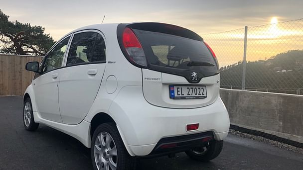 Peugeot iOn med Lydinngang
