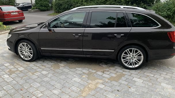 Skoda Superb Combi, 2012, Bensin, automatisk