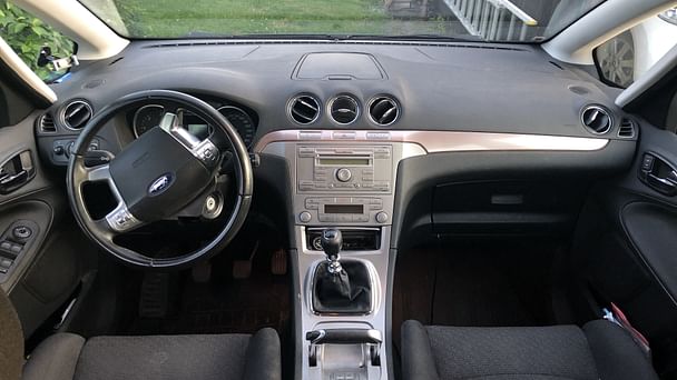 Ford S-Max med Lydinngang