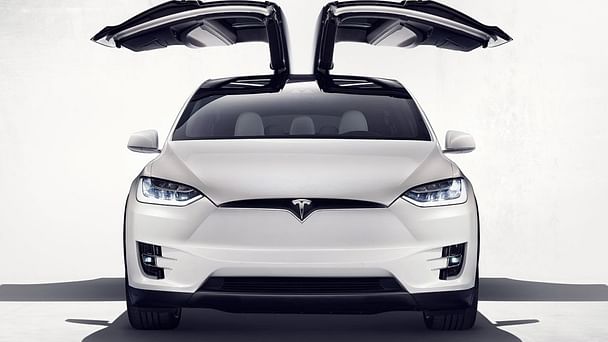 Tesla Model X med Tilhengerfeste