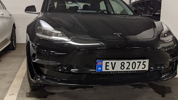 Tesla Model 3 med GPS