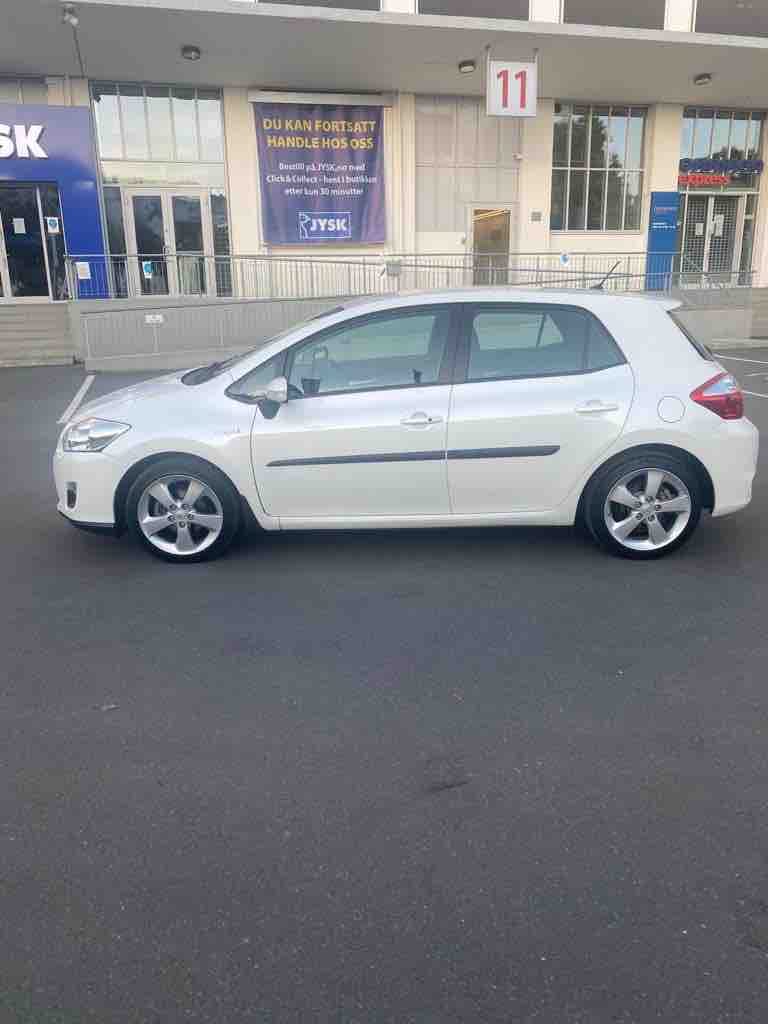 Toyota Auris with Snow tires