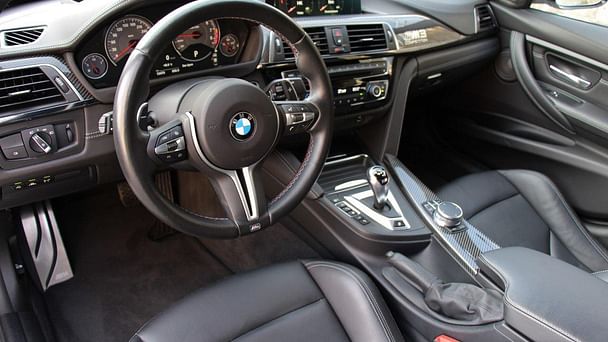 BMW M3 med Lydinngang