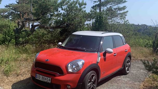 Mini Countryman med Skistativ